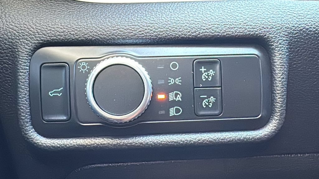 Certified 2020 Ford Explorer XLT RWD image 17
