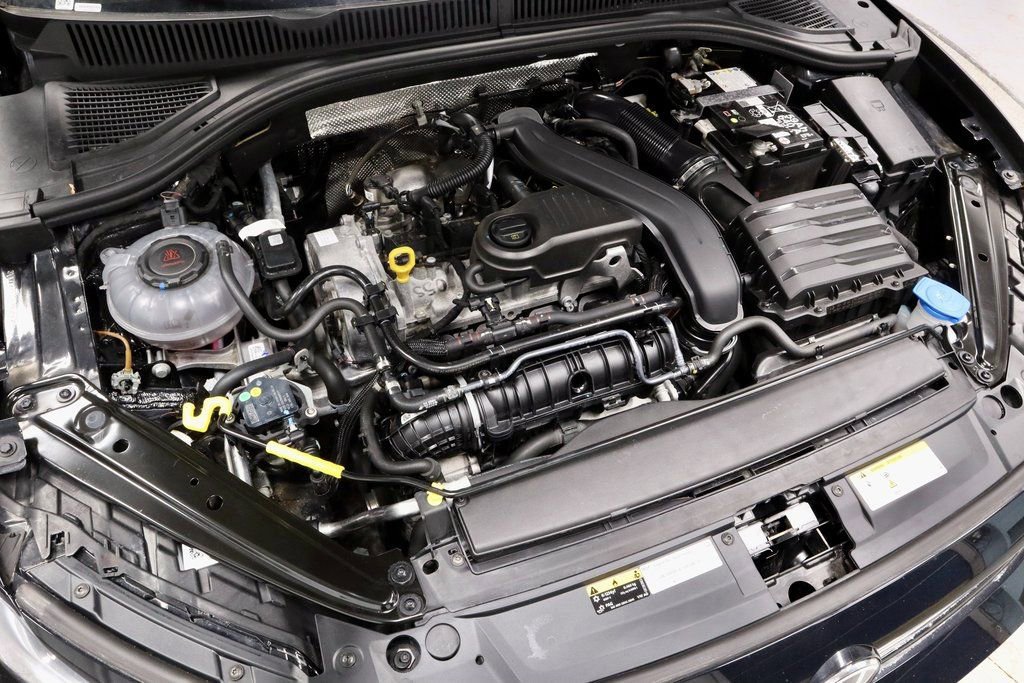 Used 2025 Volkswagen Jetta SE image 16