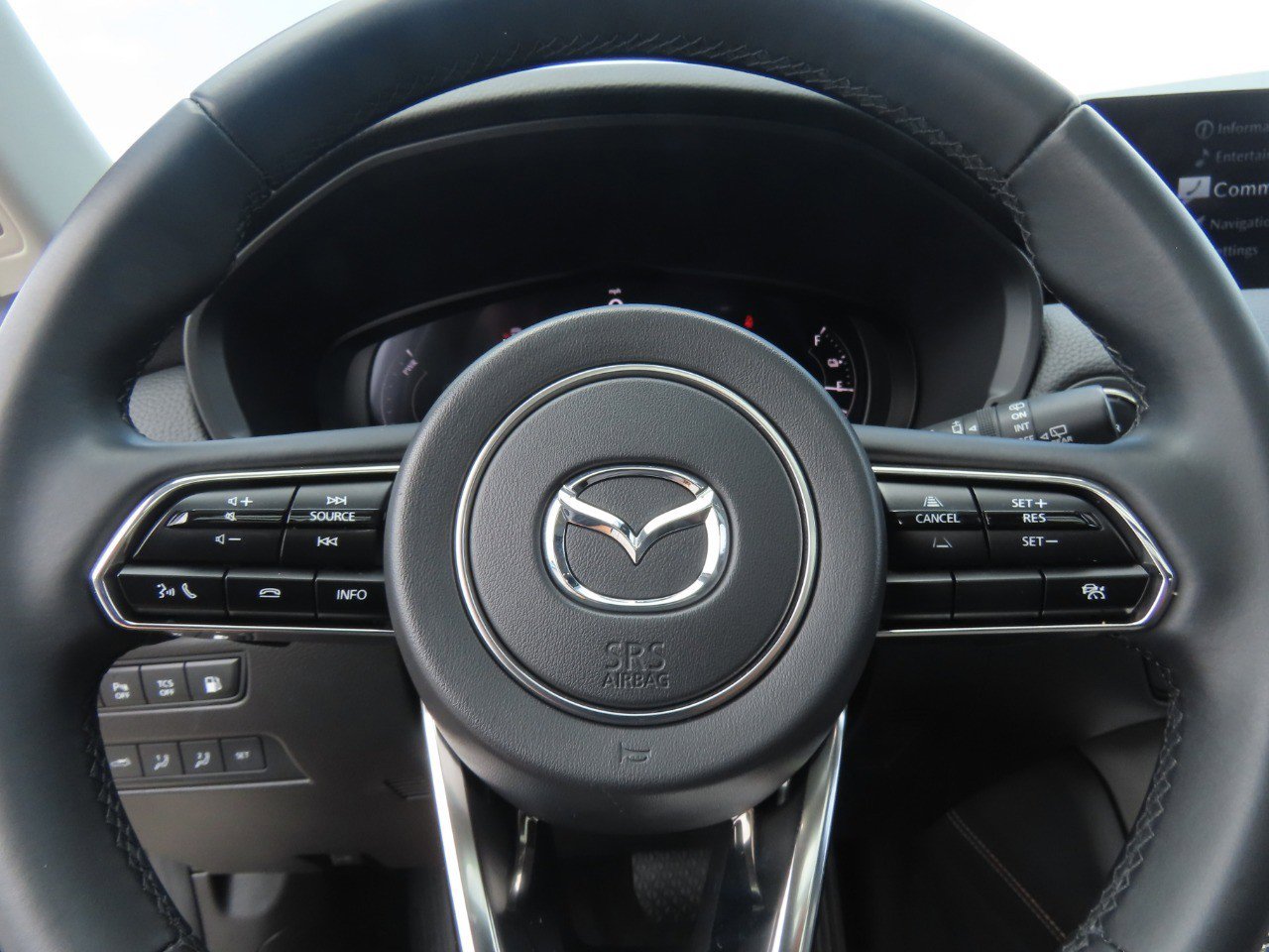 Used 2024 MAZDA CX-90 Plug-In Hybrid w/ Premium Pkg AWD/4WD image 28