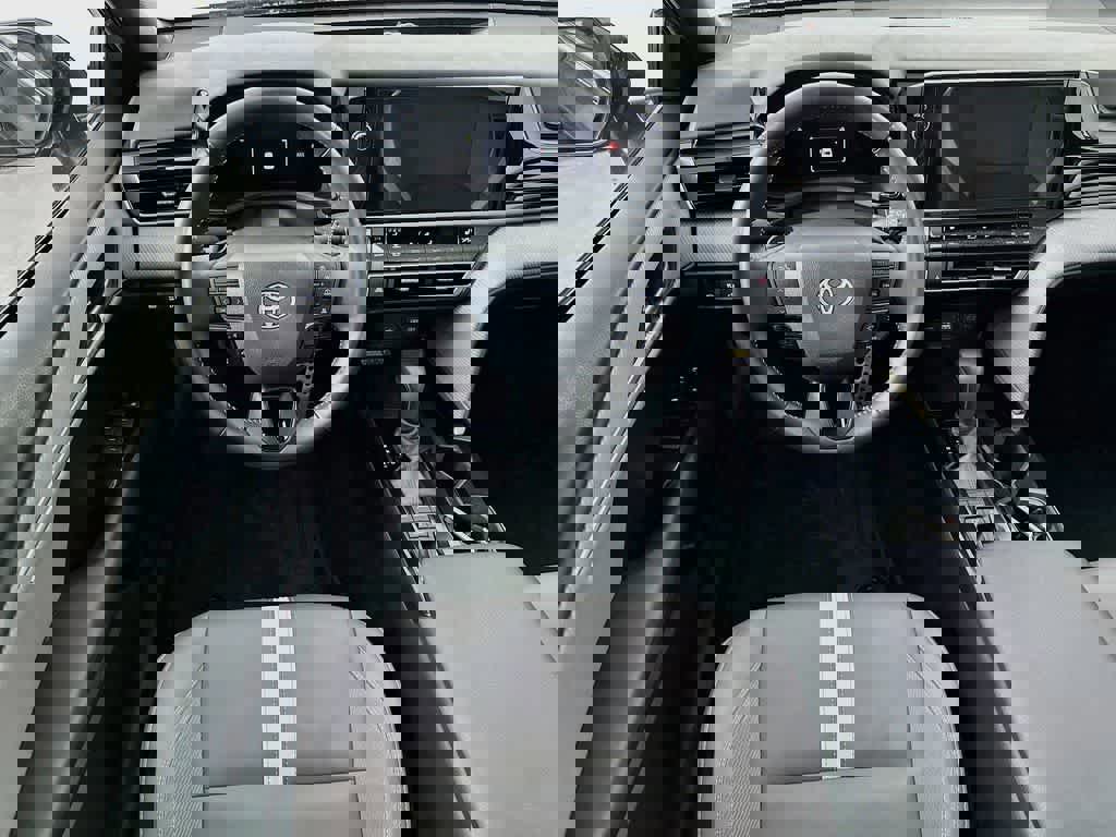 Used 2025 Toyota Camry SE w/ Multimedia Upgrade Package FWD image 13