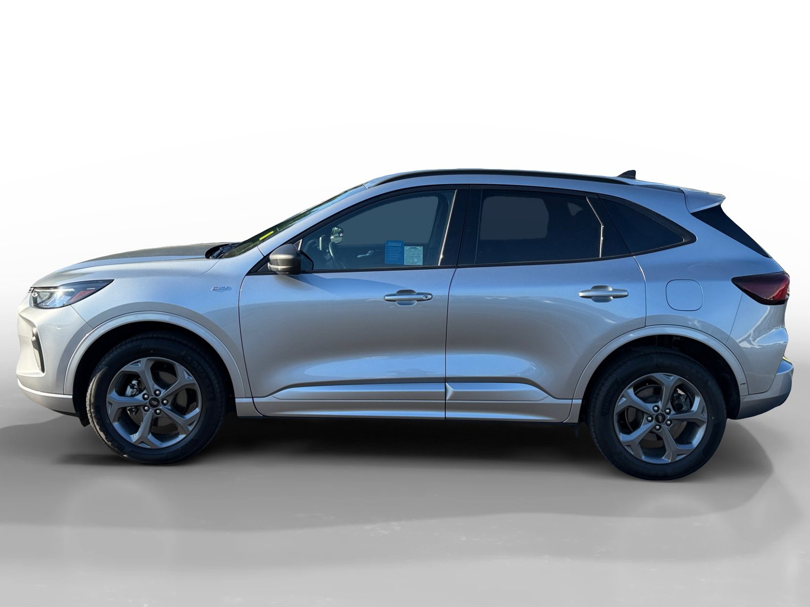 Certified 2024 Ford Escape ST-Line AWD/4WD image 2