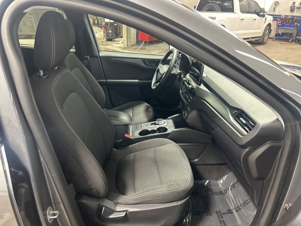 Certified 2024 Ford Escape Active AWD/4WD image 10