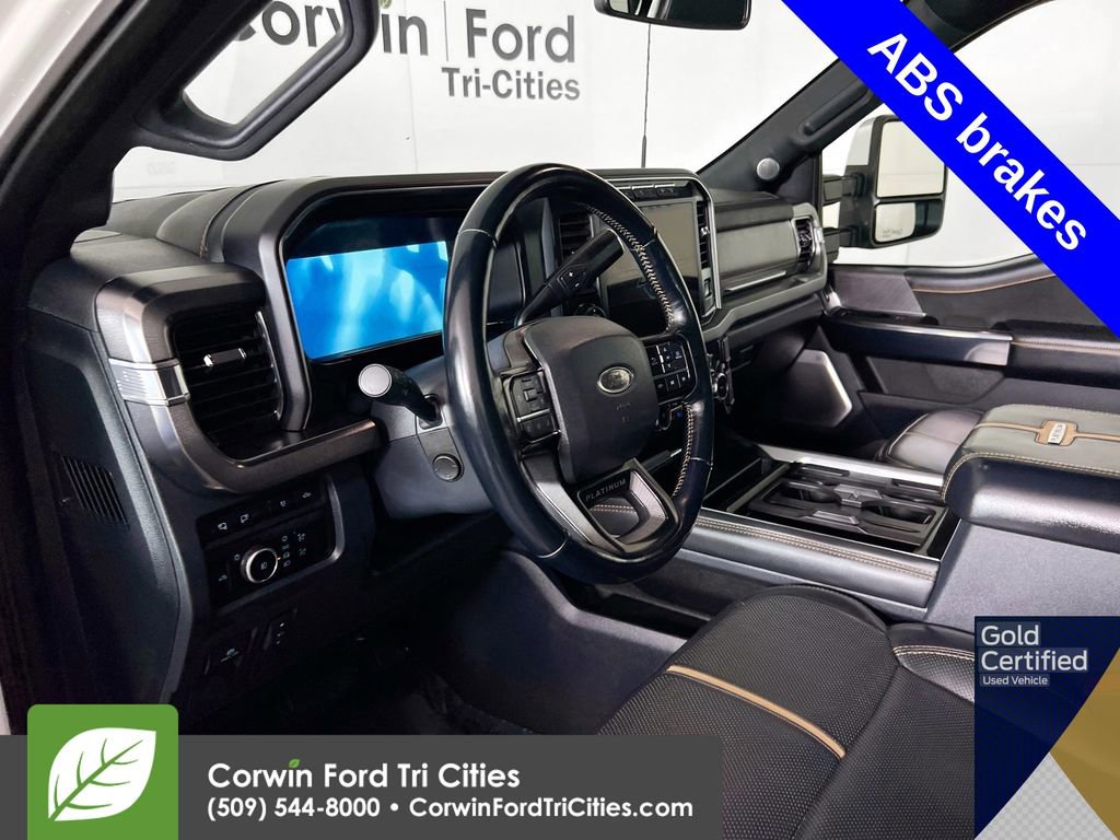 Certified 2023 Ford F450 Platinum w/ FX4 Off-Road Package AWD/4WD image 3