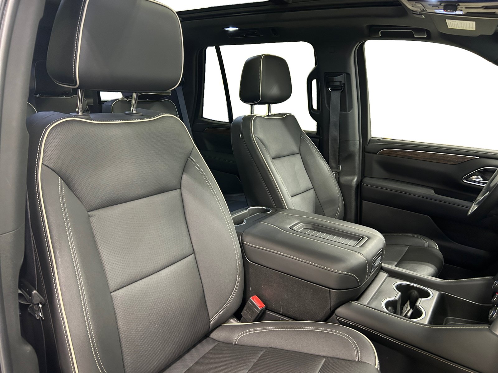 Used 2023 Chevrolet Tahoe Premier w/ Premium Package 2 AWD/4WD image 23