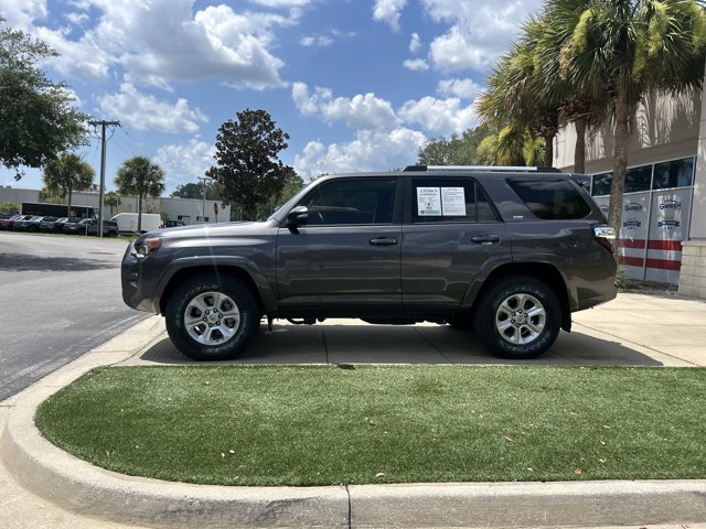 Used 2021 Toyota 4Runner SR5 Premium w/ Moonroof Package RWD image 10