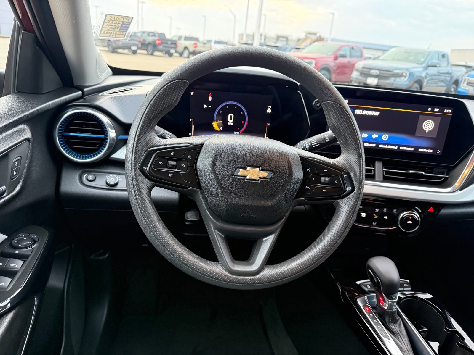 Used 2025 Chevrolet Trax LT image 12