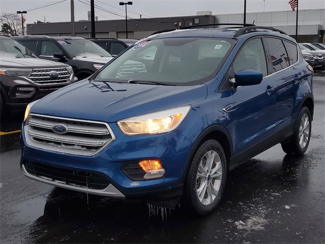 Certified 2018 Ford Escape SE w/ SE Sync 3 Package image 2