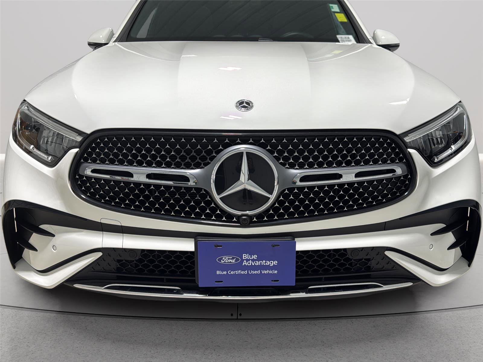 Used 2025 Mercedes-Benz GLC 300 4MATIC image 10