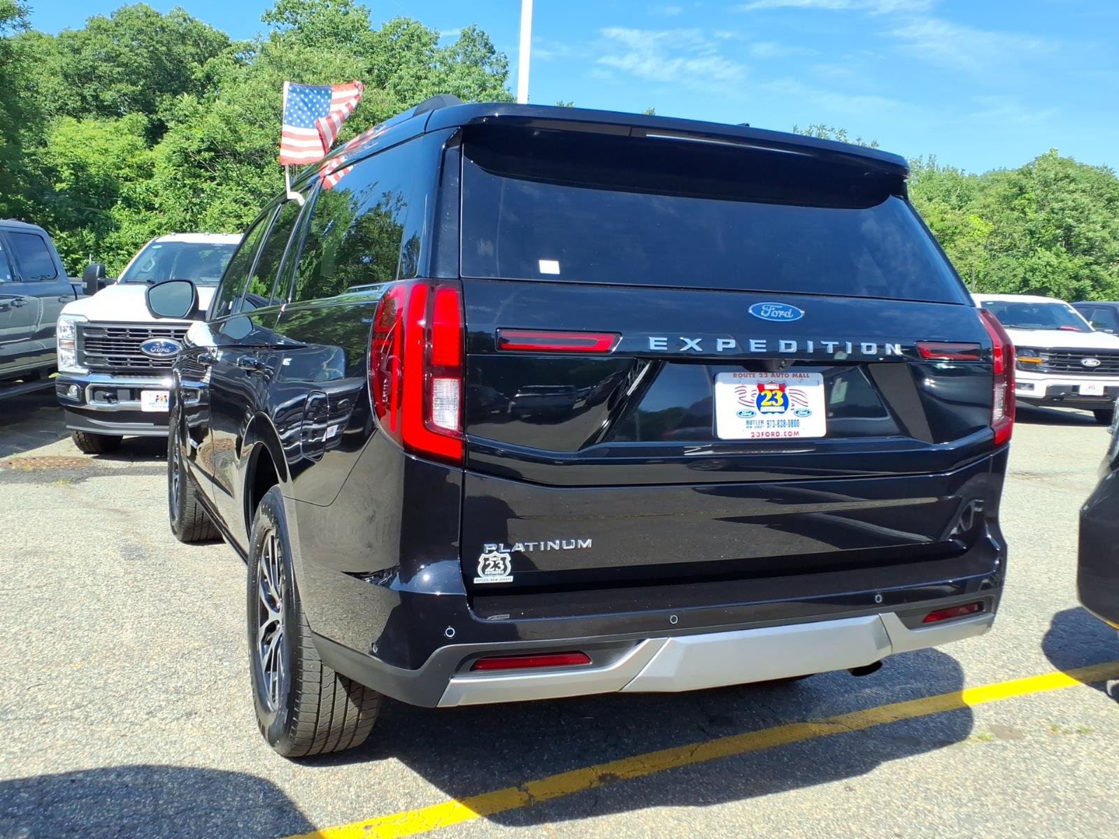 Certified 2025 Ford Expedition Platinum AWD/4WD image 6