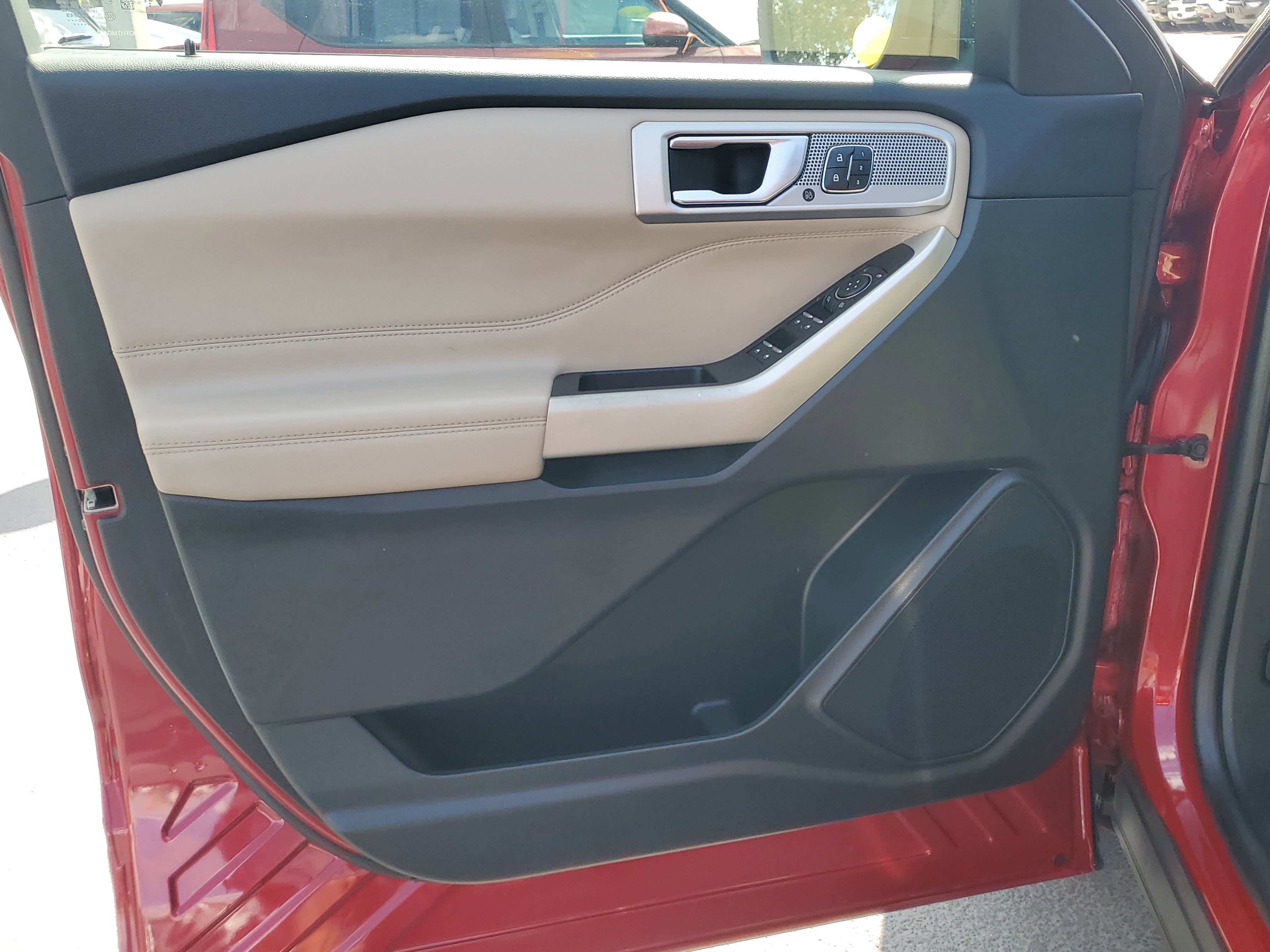 Certified 2021 Ford Explorer Limited w/ Equipment Group 301A image 21