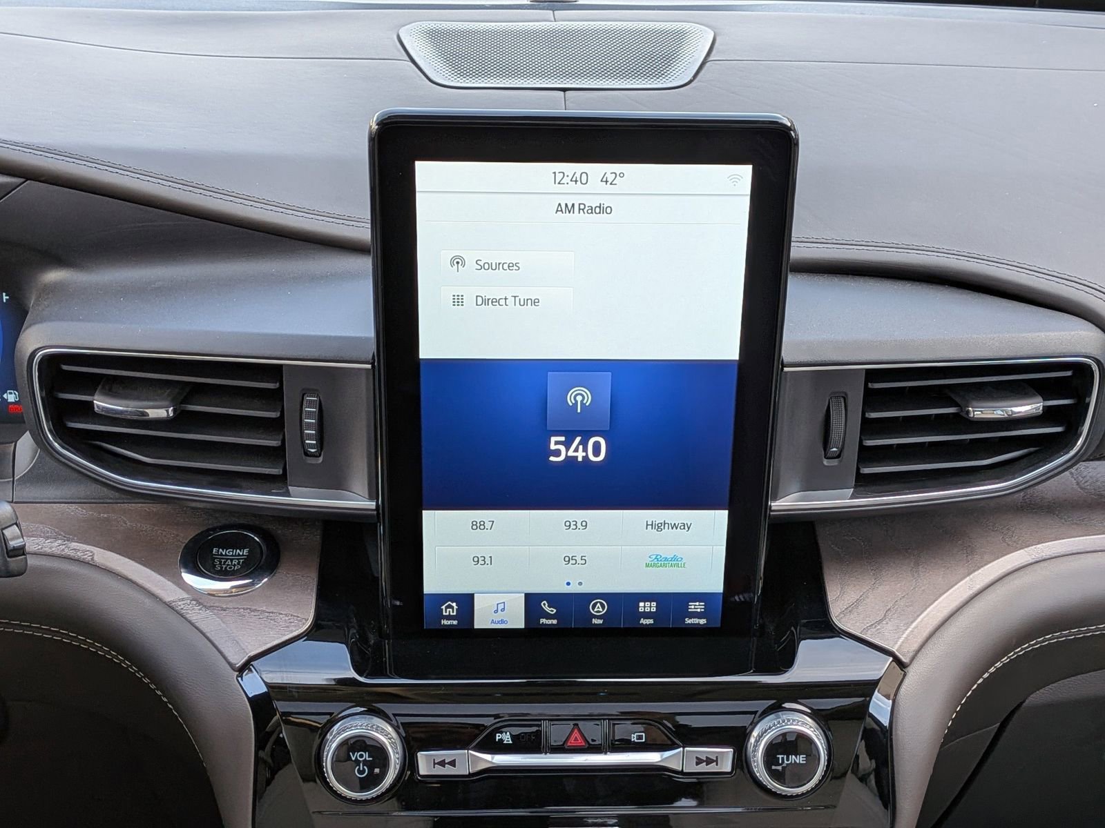 Certified 2023 Ford Explorer Platinum w/ Technology Package image 20