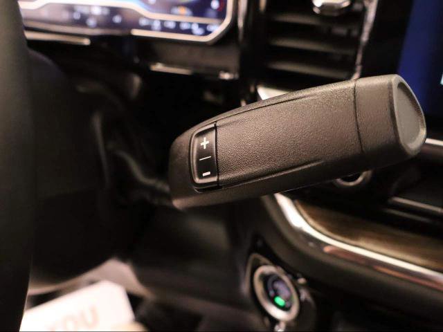 Used 2025 Chevrolet Silverado 1500 LT image 36