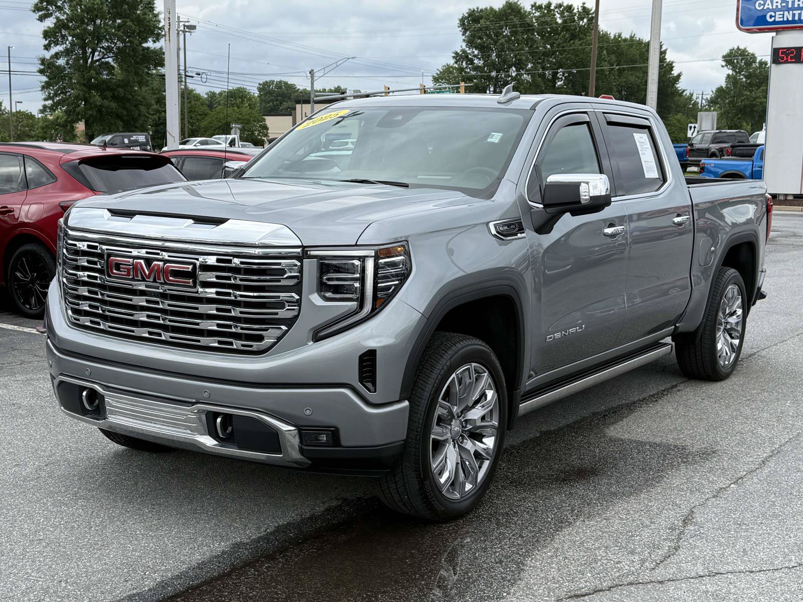 Used 2025 GMC Sierra 1500 Denali w/ Denali Reserve Package AWD/4WD image 5
