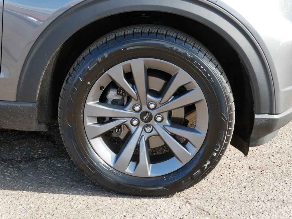 Certified 2021 Ford Explorer XLT w/ Equipment Group 202A image 7