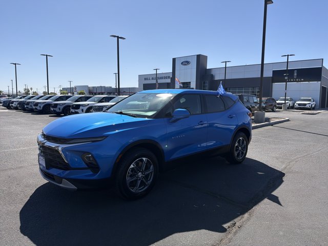 Used 2025 Chevrolet Blazer LT AWD/4WD image 1