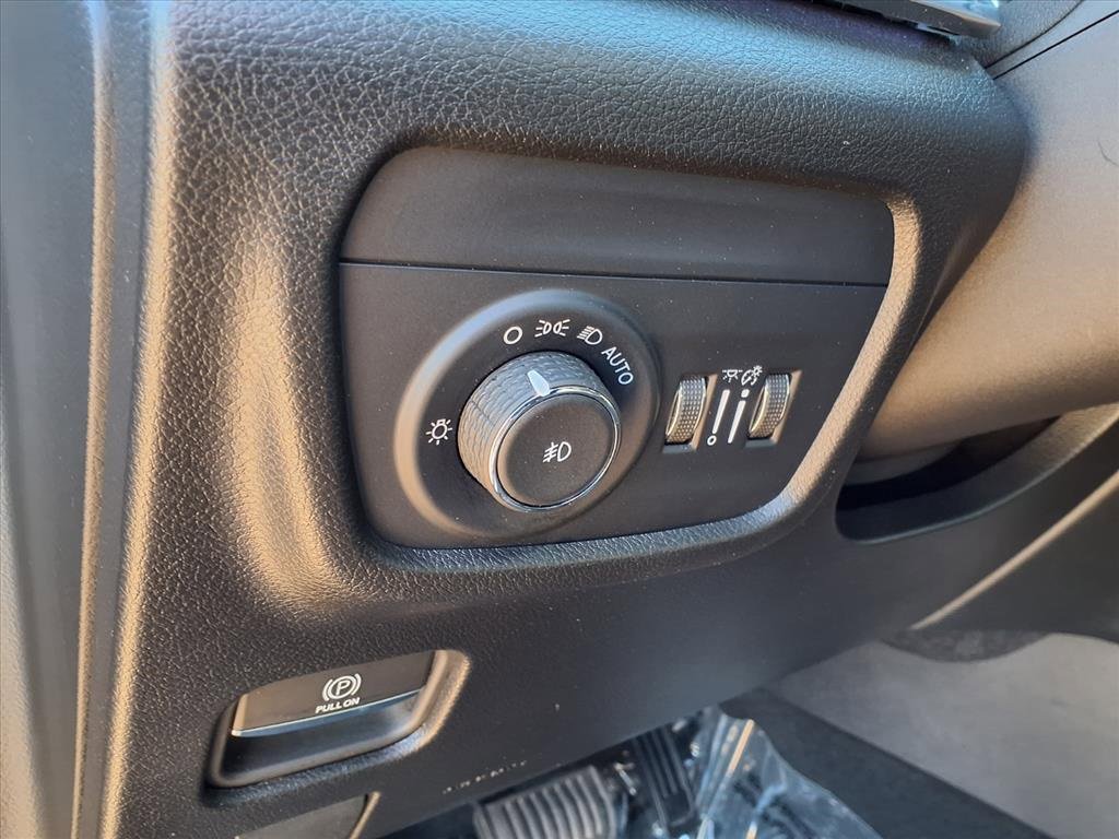 Used 2023 Jeep Grand Cherokee Overland w/ Luxury Tech Group IV image 18