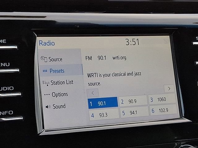 Used 2018 Toyota Camry SE image 16