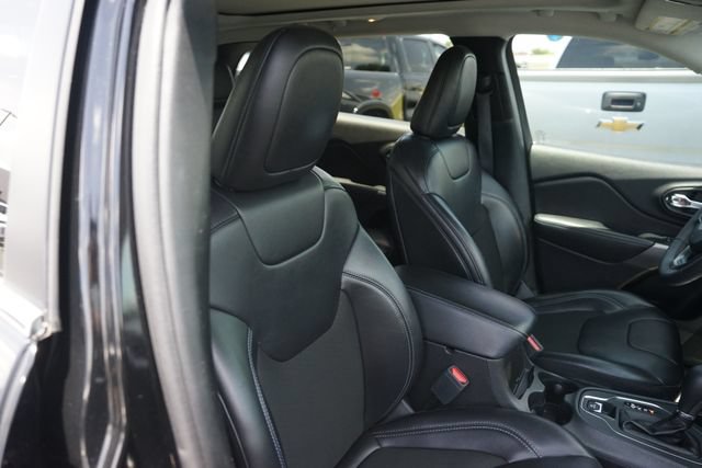 Used 2020 Jeep Cherokee Latitude Plus FWD image 20
