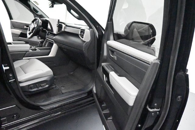 Used 2025 Toyota Tundra Limited w/ TRD Off-Road Package AWD/4WD image 14
