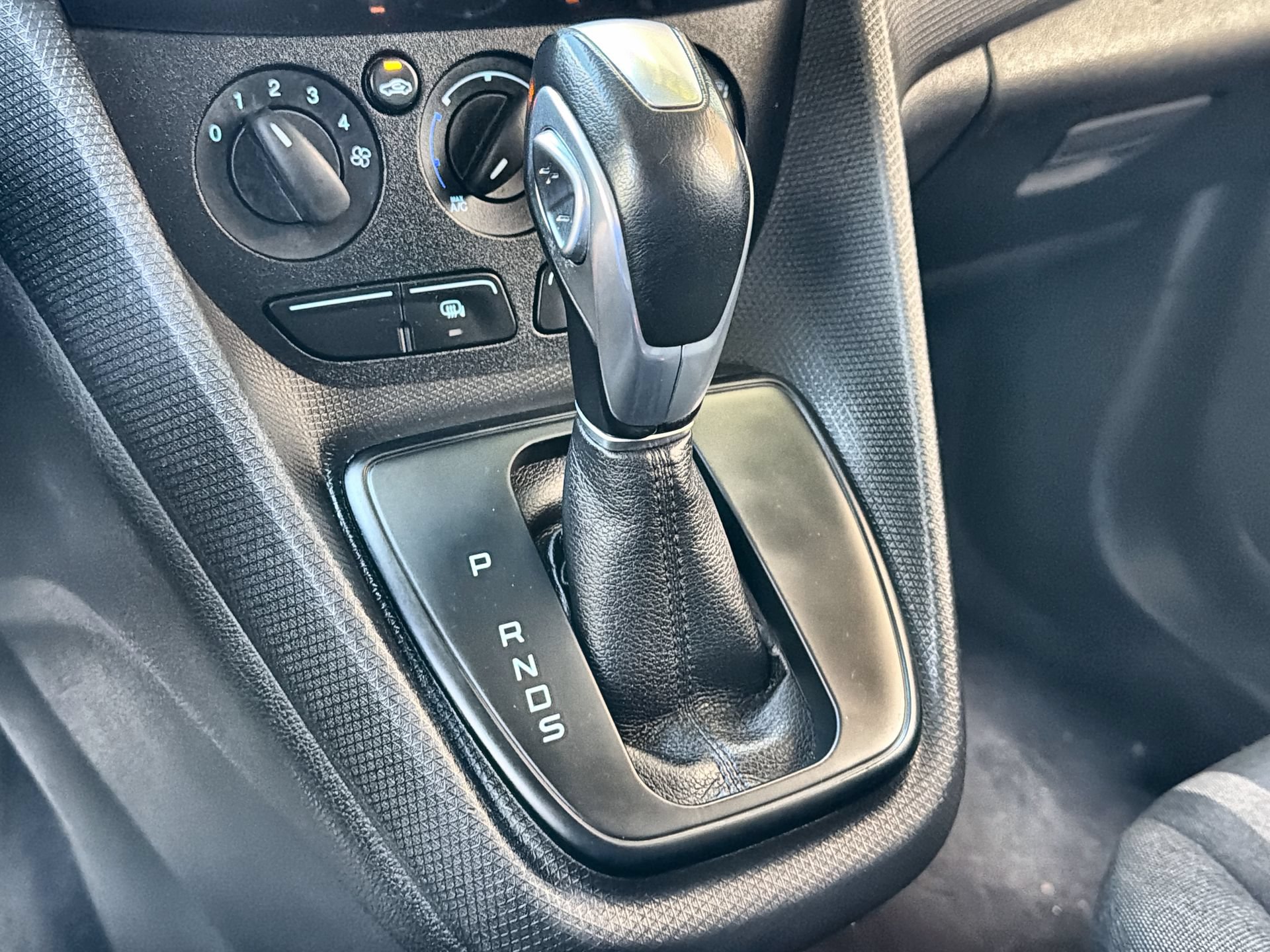 Certified 2018 Ford Transit Connect XLT FWD image 19