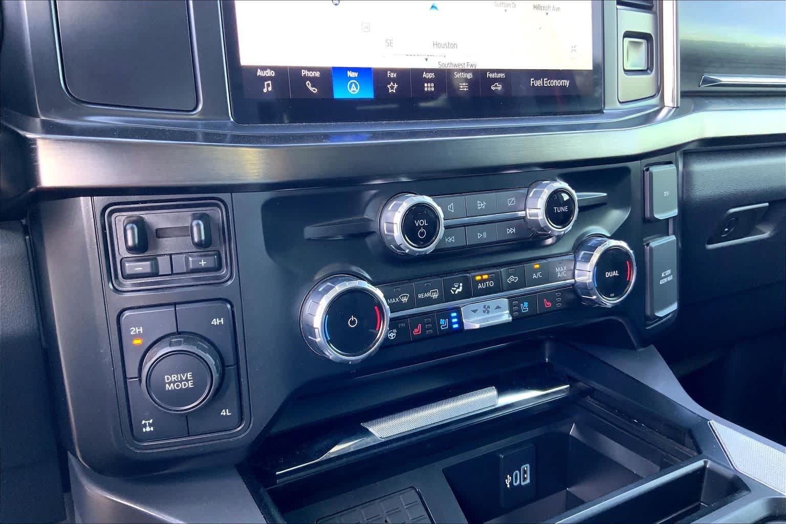 Certified 2024 Ford F250 Lariat w/ Sport Appearance Package AWD/4WD image 34