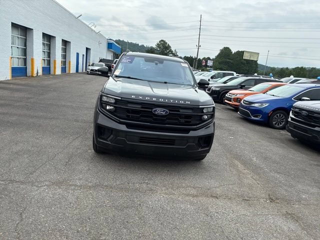 Certified 2025 Ford Expedition Active AWD/4WD image 6