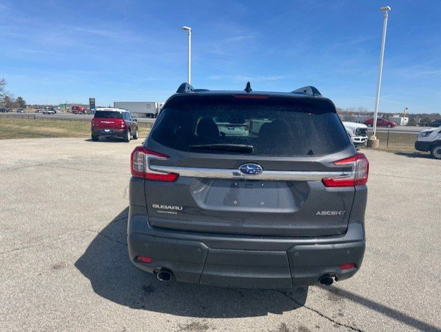 Used 2023 Subaru Ascent Premium w/ Convenience Package image 4