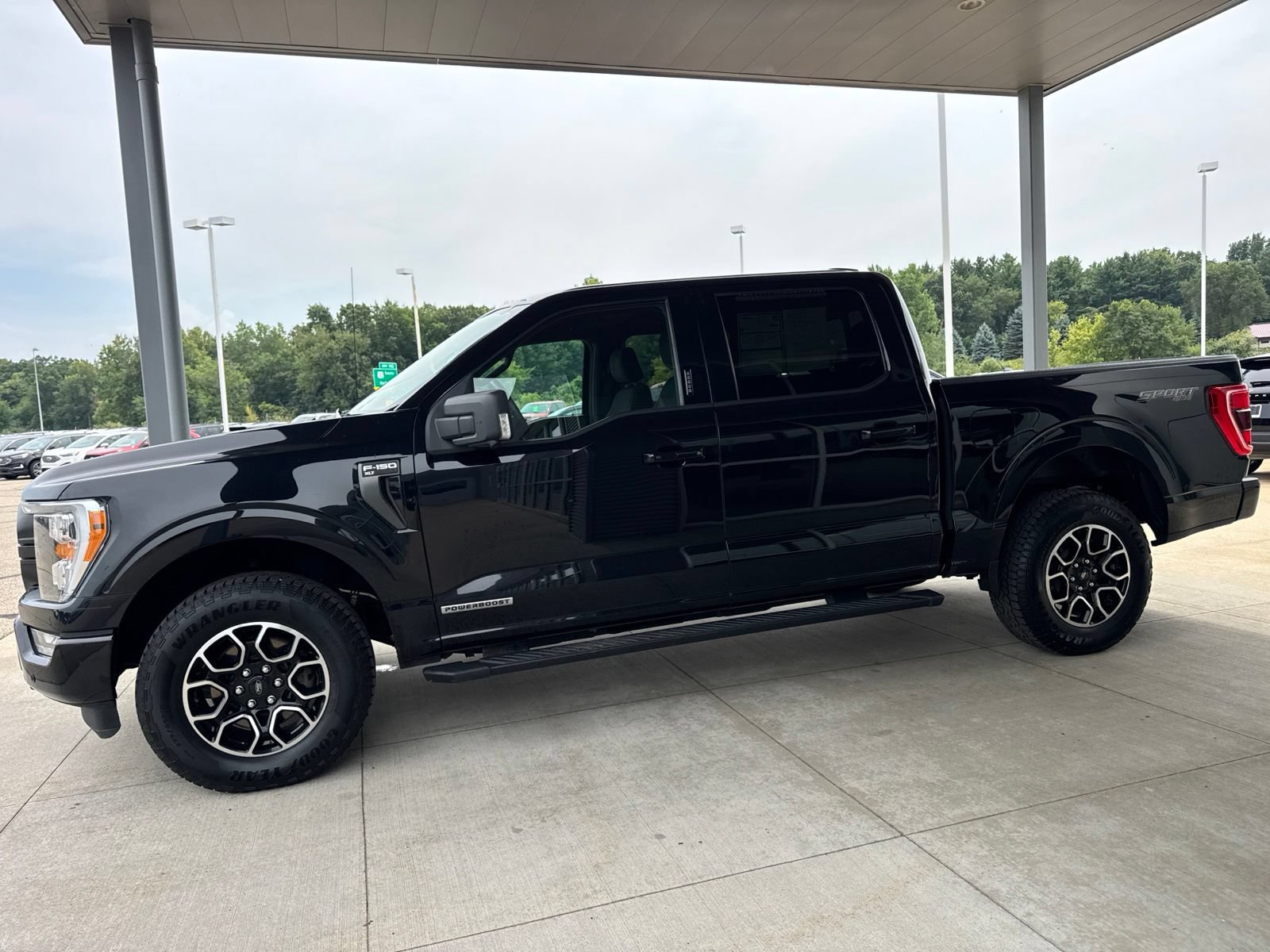 Certified 2021 Ford F150 XLT w/ Equipment Group 302A High AWD/4WD image 4