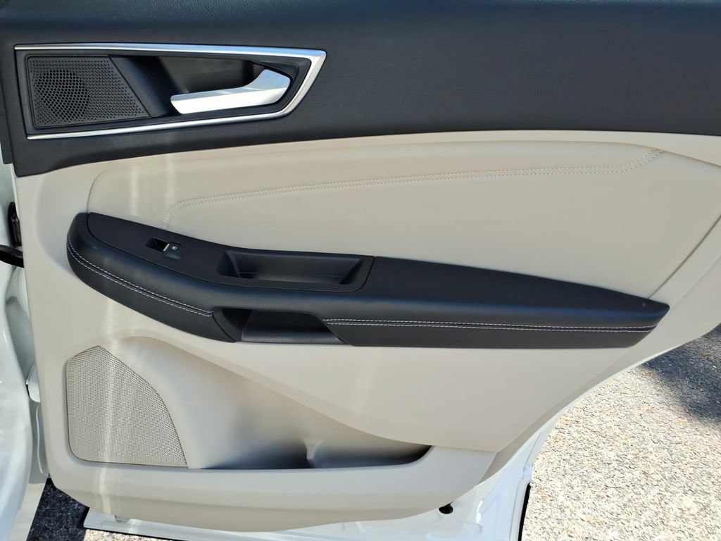 Certified 2023 Ford Edge Titanium AWD/4WD image 11