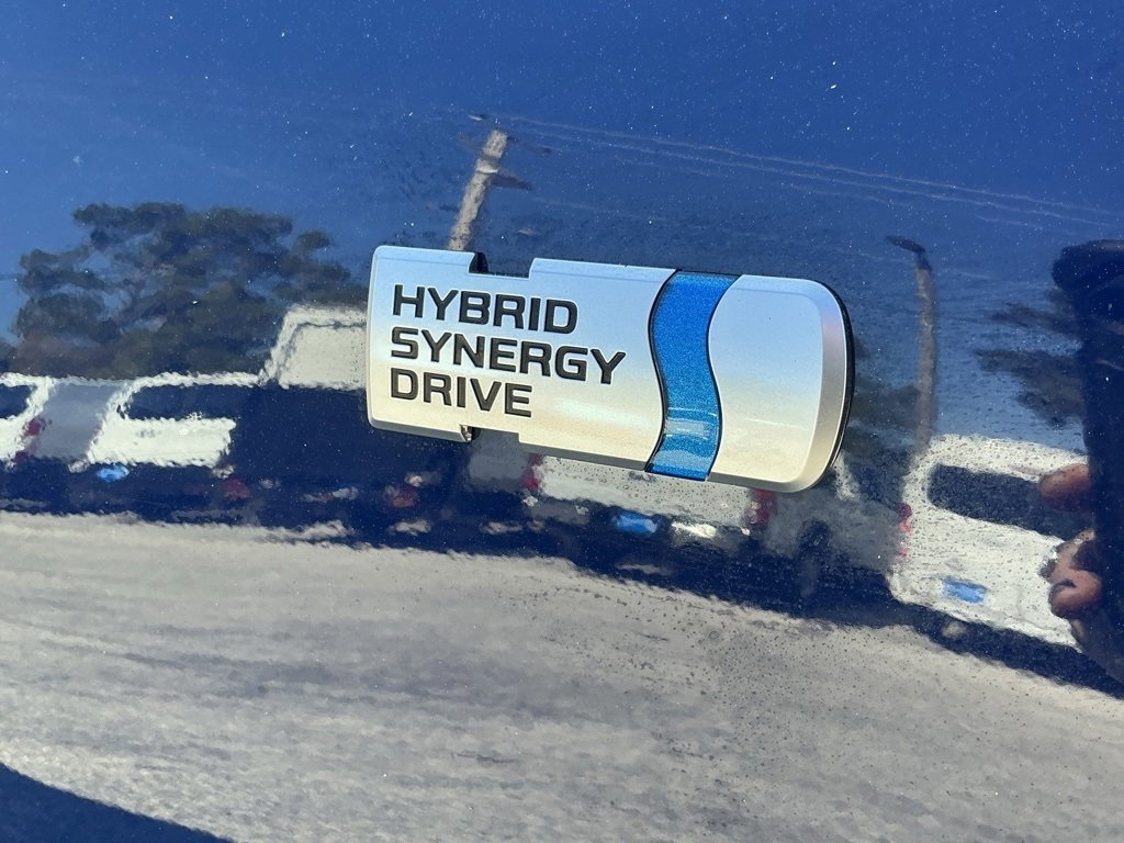 Used 2023 Toyota Prius LE image 17