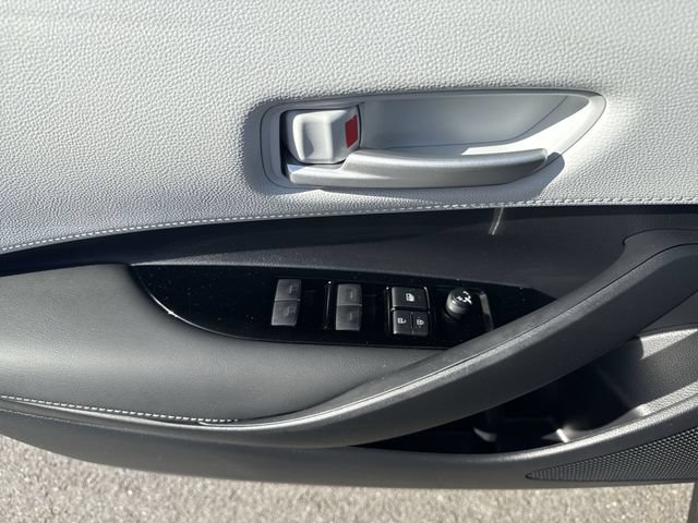 Used 2022 Toyota Corolla SE FWD image 13