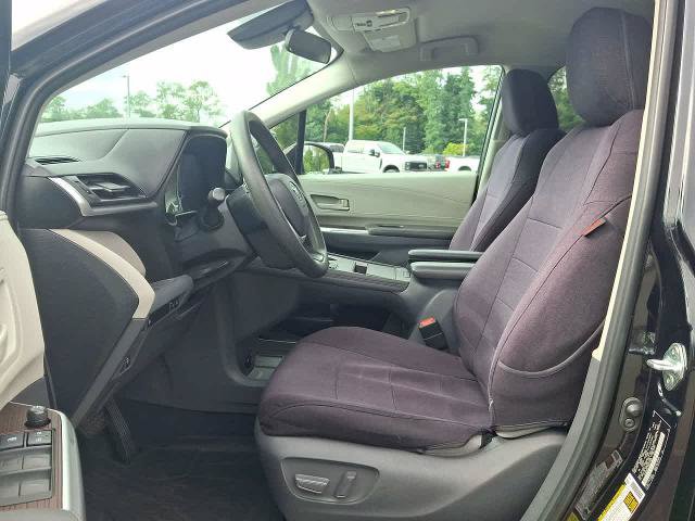 Used 2021 Toyota Sienna LE FWD image 17