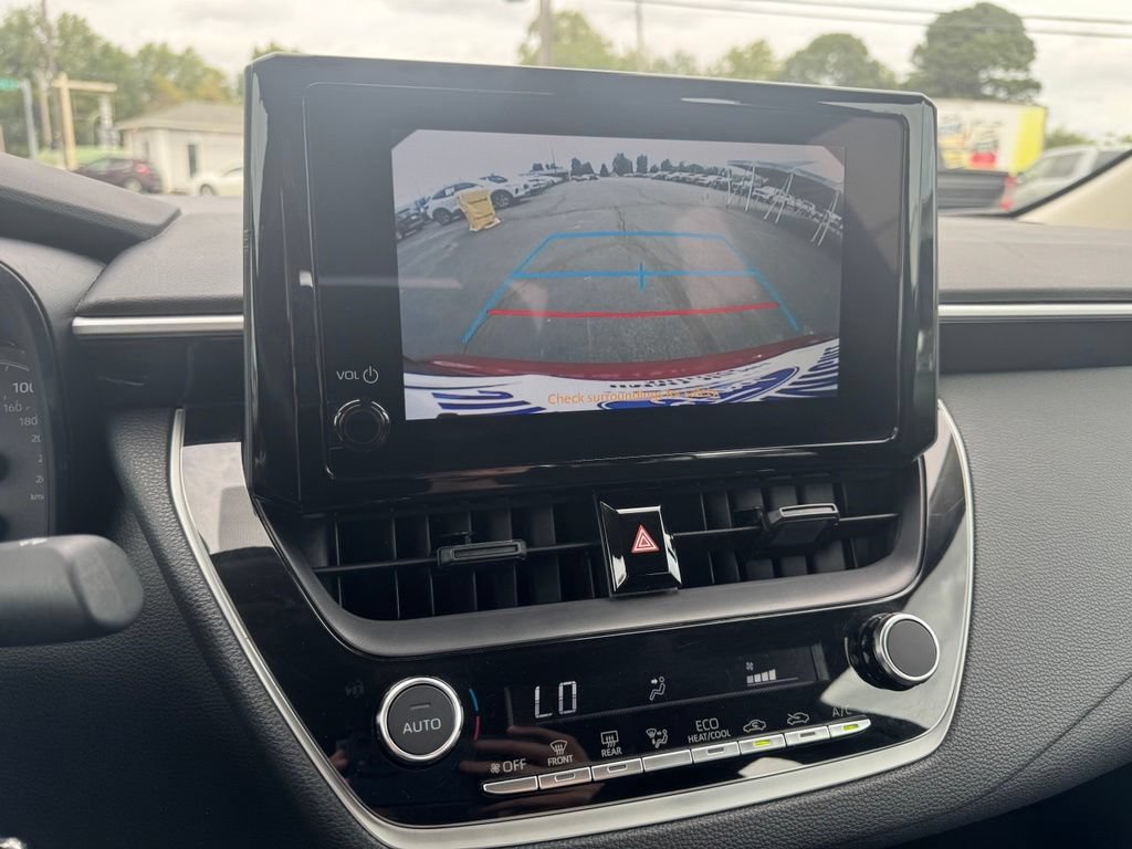 Used 2025 Toyota Corolla LE FWD image 11