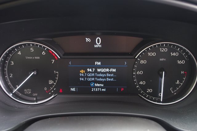 Used 2023 Cadillac XT4 Luxury w/ Cold Weather Package FWD image 33