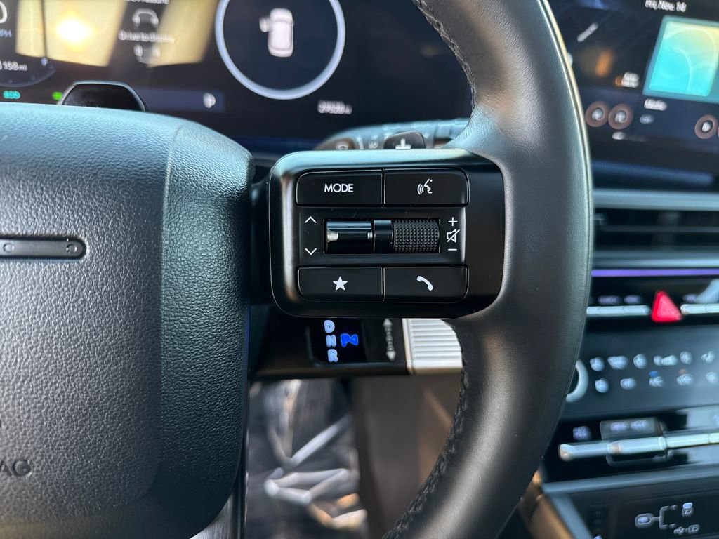 Used 2025 Hyundai Santa Fe Calligraphy image 17