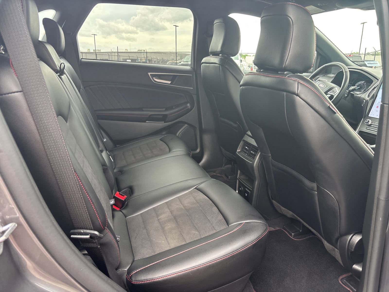 Certified 2024 Ford Edge ST-Line AWD/4WD image 11