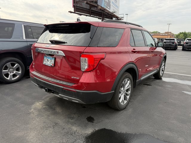 Certified 2022 Ford Explorer XLT w/ Equipment Group 202A AWD/4WD image 2