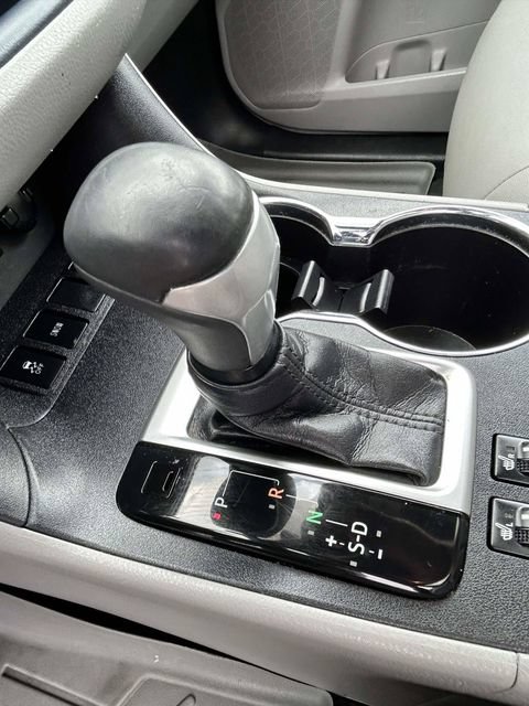 Used 2018 Toyota Highlander XLE FWD image 23