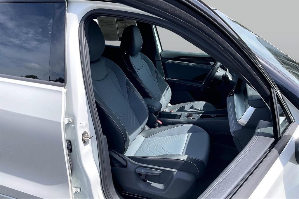 Used 2026 Volkswagen Tiguan SE R-Line AWD/4WD image 7