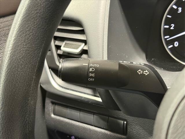 Used 2021 Nissan Rogue S image 22