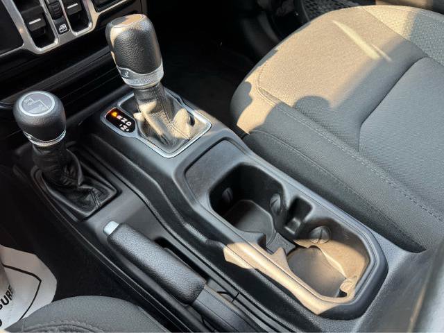 Used 2023 Jeep Gladiator Sport AWD/4WD image 19