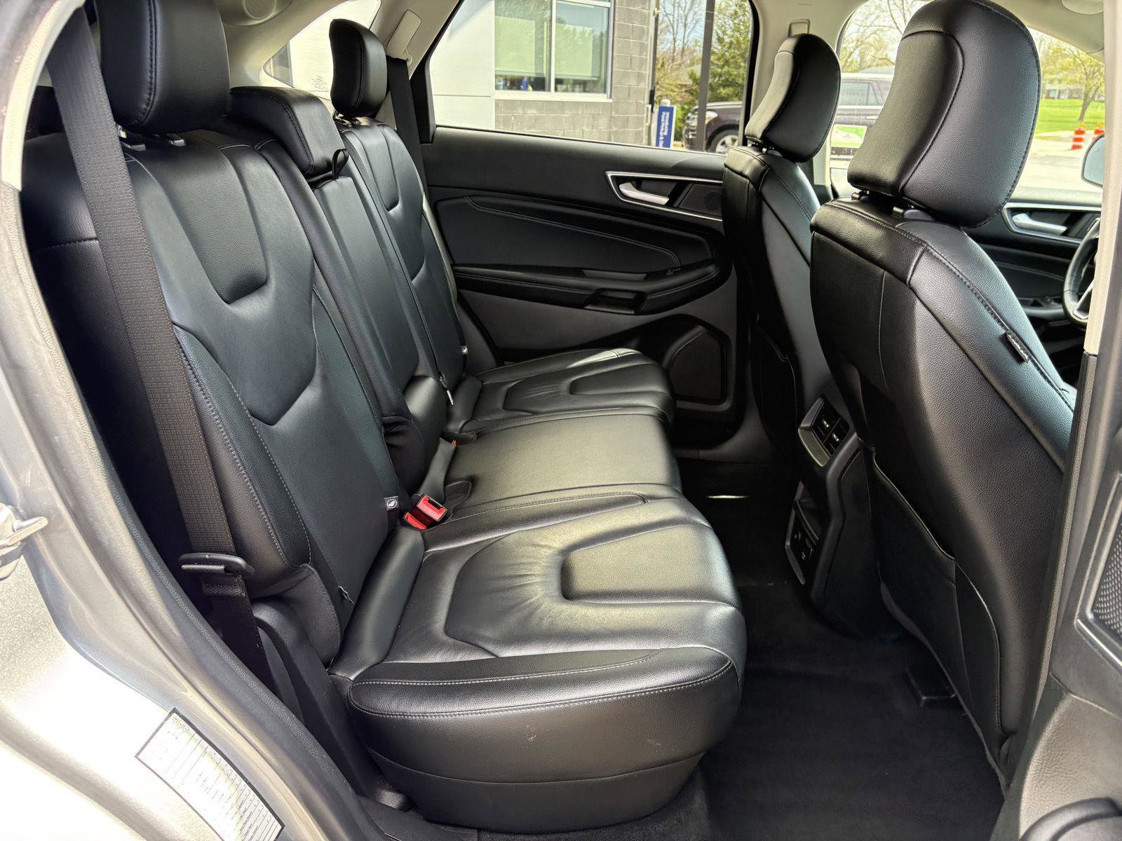 Certified 2022 Ford Edge Titanium AWD/4WD image 21