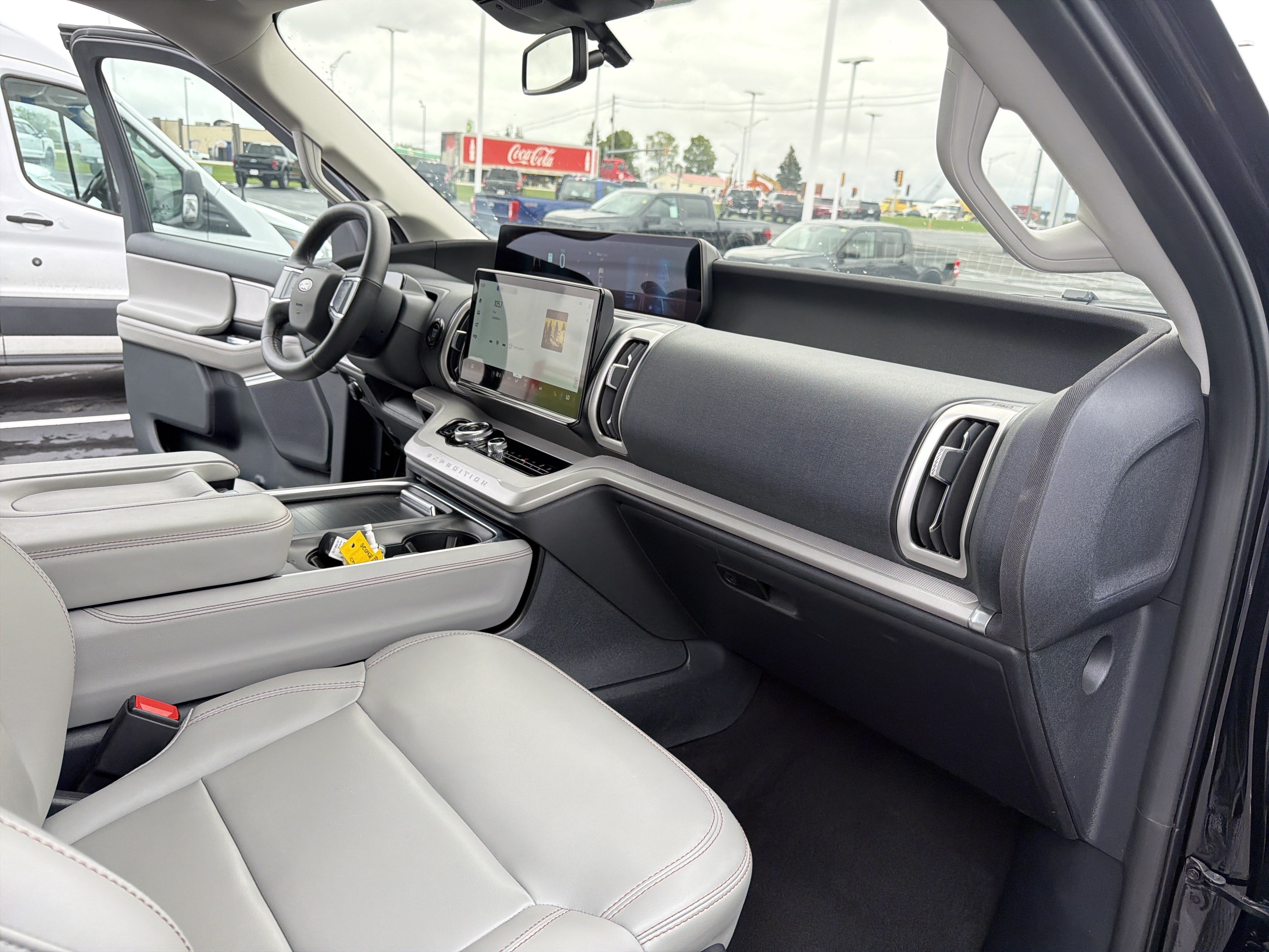 Certified 2025 Ford Expedition Active AWD/4WD image 25