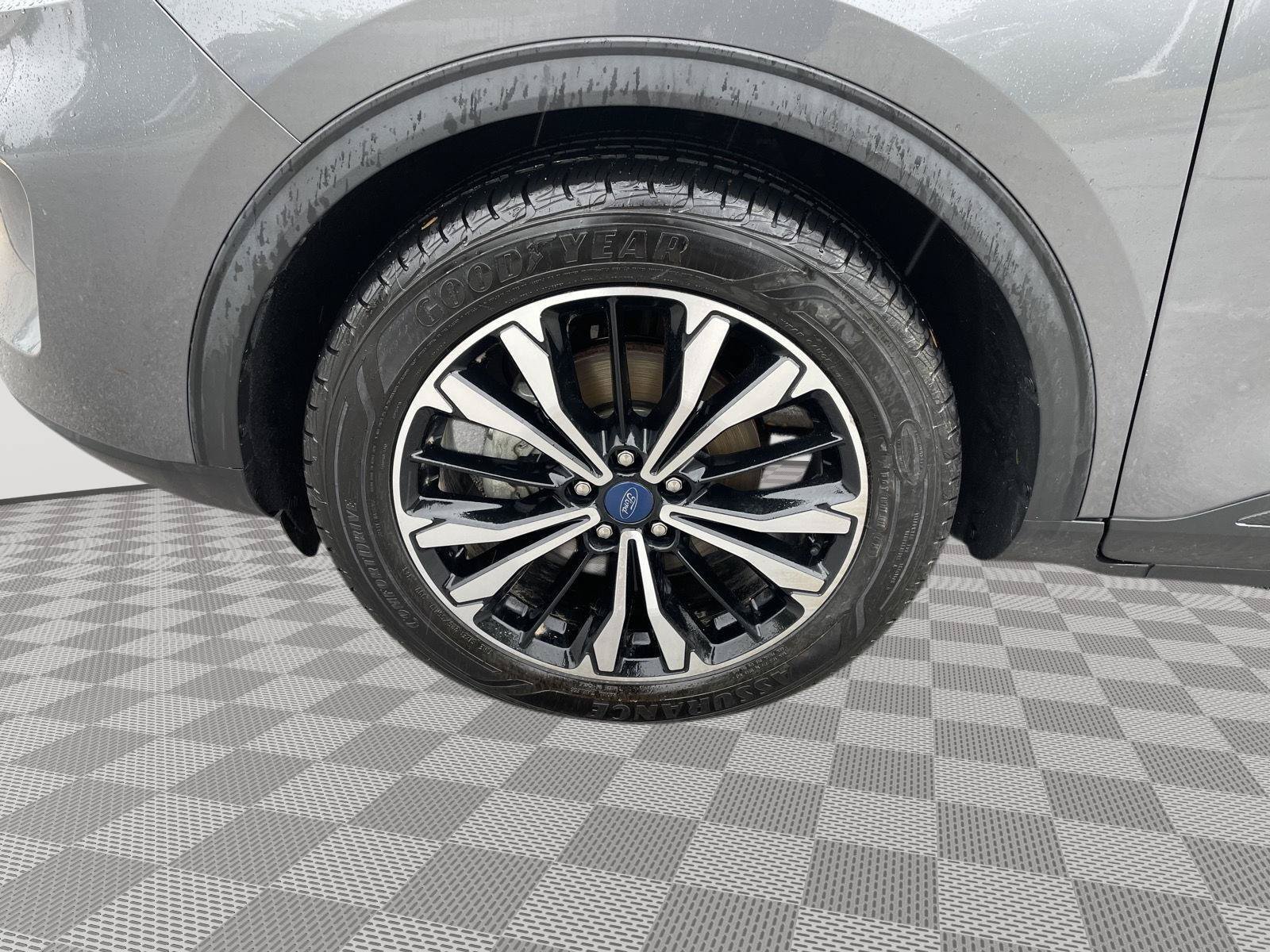 Certified 2022 Ford Escape SE w/ SE Sport Appearance Package AWD/4WD image 10