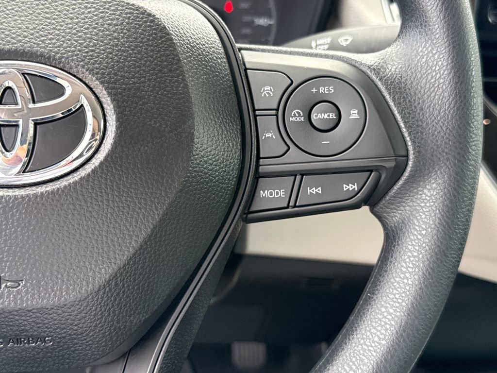 Used 2025 Toyota Corolla LE w/ Convenience Package FWD image 16
