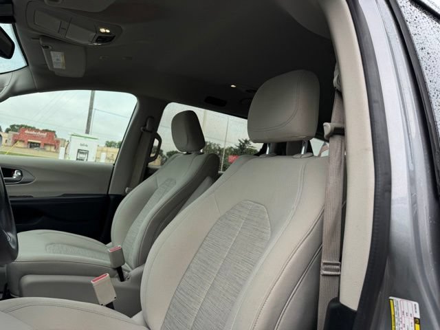 Used 2019 Chrysler Pacifica Touring Plus FWD image 7