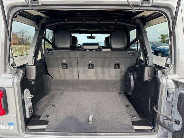 Used 2023 Jeep Wrangler Unlimited Sahara w/ Cold Weather Group image 18