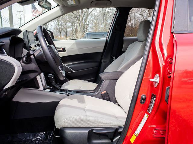 Used 2022 Toyota Corolla Cross LE image 17