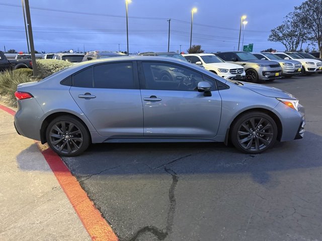 Used 2024 Toyota Corolla SE image 2