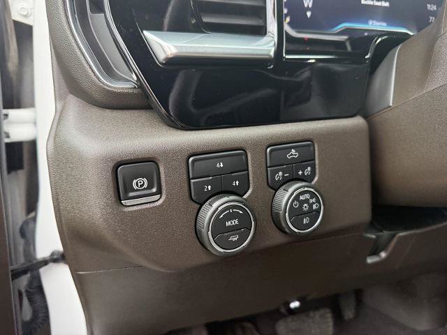 Used 2025 Chevrolet Silverado 2500 LT w/ Convenience Package AWD/4WD image 16
